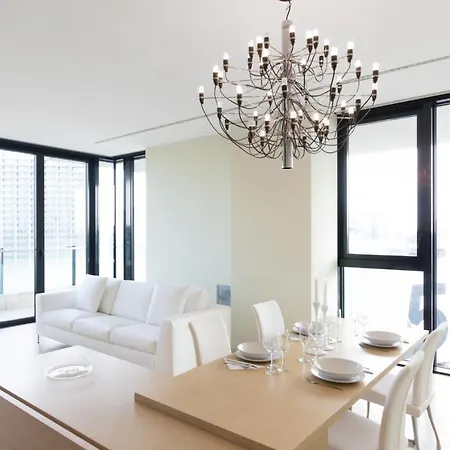 Stylish Elegant In Torre Solaria With Exclusive Milan's View Milano